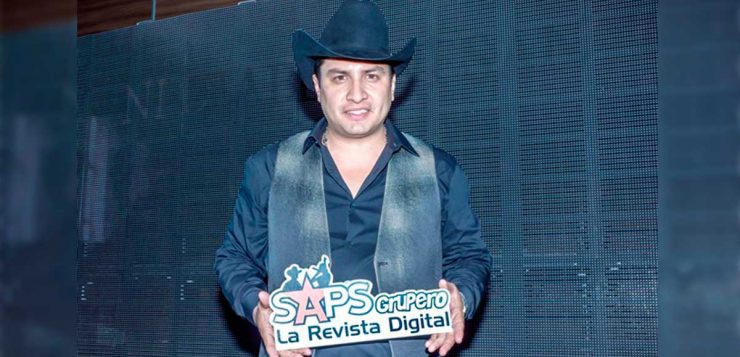 SAPSGrupero's tweet photo. EN ESTOS MOMENTOS
Da inicio la conferencia de prensa del cantante @julionalvarez en vivo desde la CDMX #SAPSPresente
https://t.co/QEFSjItOGe https://t.co/WvDEiIxu3K