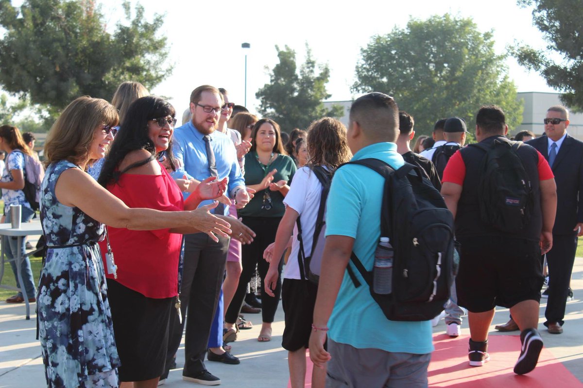 mrjrgrms's tweet photo. SCCA teachers welcome students on the first day of school!
#everythingisawesomescca #burtonfirstday https://t.co/X5RgrnwnSO