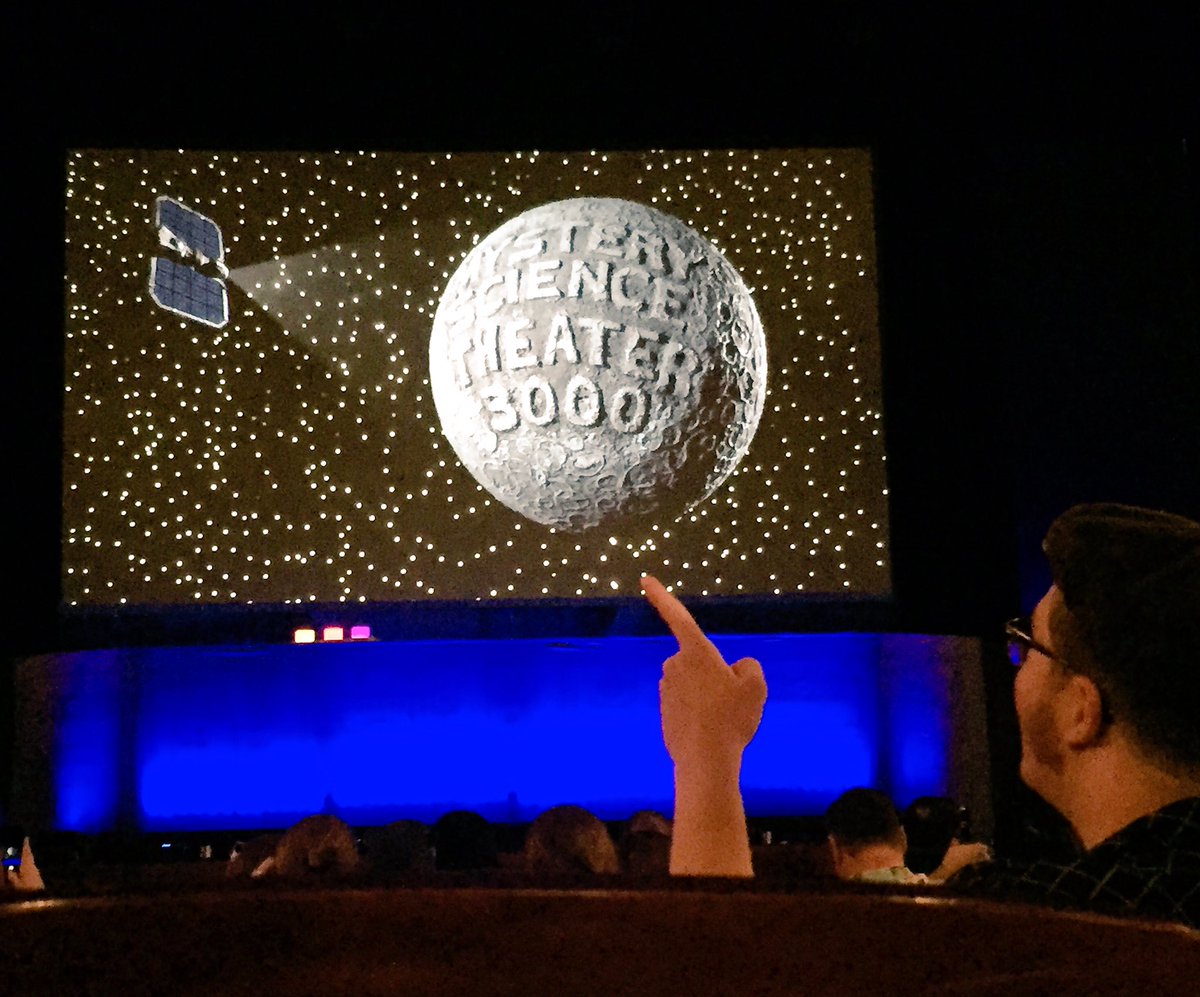 huthphoto's tweet image. In Richmond VA for @MST3K Live tour. Don&apos;t you hate when guys make jokes during a quality film 😜
@JoelGHodgson @jonahray #webroughtbackmst3K