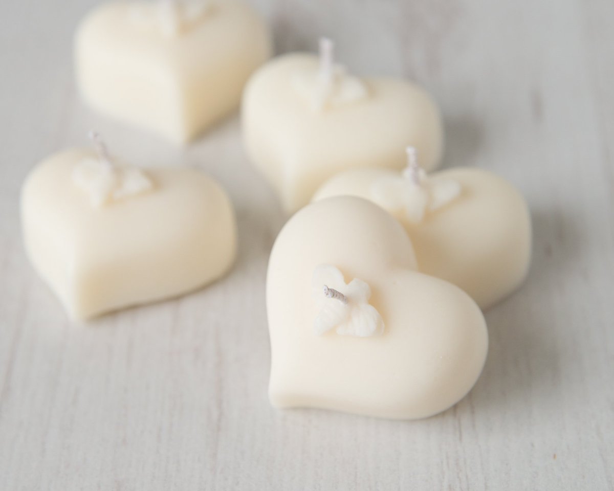 beespokeofdevon's tweet image. Soy heart candles off to a bride-to-be for a Devon wedding 😊
