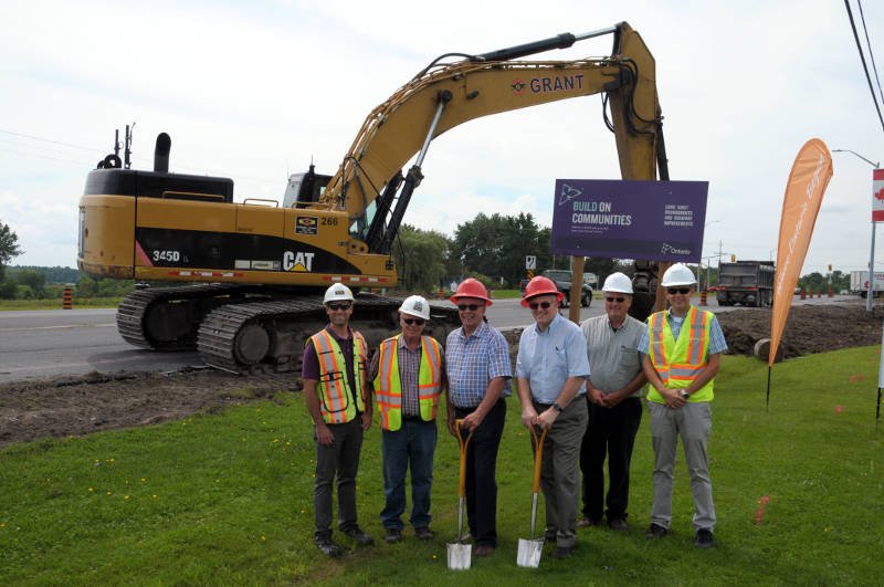 Long Sault roundabout construction underway bit.ly/2vnmPEZ @SDGCounties @SStormont #LongSault #roundabout https://t.co/DTiPZgUxUa