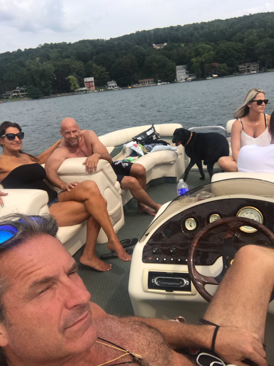 TheUncleRick's tweet photo. Prepare for ballers on Keuka Lake https://t.co/ohFu4AFazg