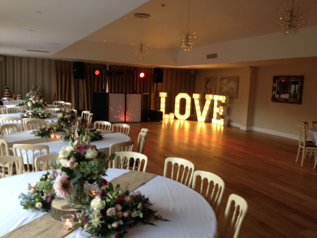 sensationdiscos's tweet photo. Function room set up for Sophie &amp; Daryl's evening Wedding Reception @KelhamHouse https://t.co/8uiB9Xtcy5