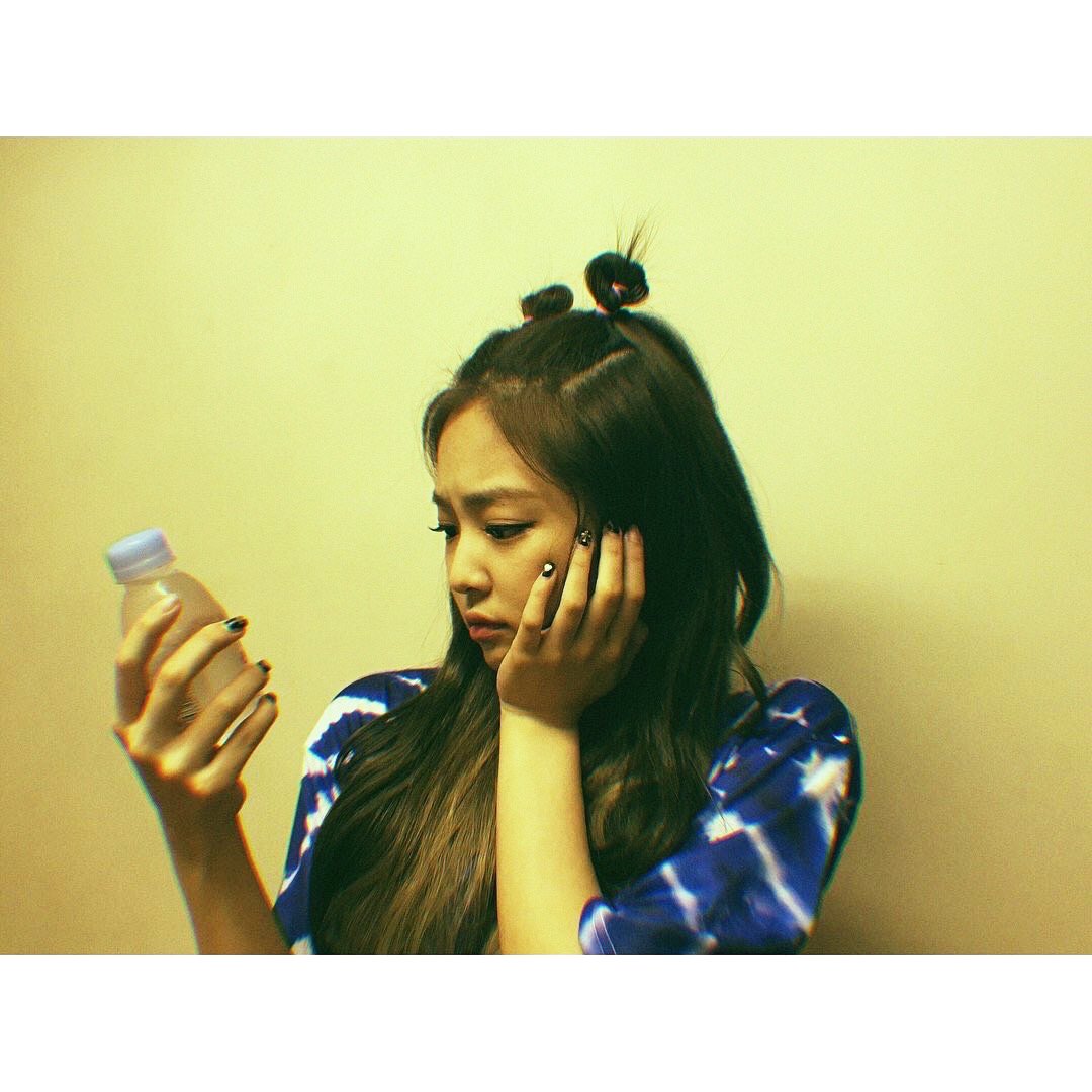 jennyttrium's tweet photo. jeɴɴ'ѕ вlαcĸpιɴĸoғғιcαl υpdαтeѕ.

❝hello my lovely blinks around the world 🖤 #BLACKPINK#BLINK#1주년#888
#블요일은바로오늘이다#블링크#사랑해#8월8일8시#블랙핑크가태어났어요❞ https://t.co/DmuyfvjiQz