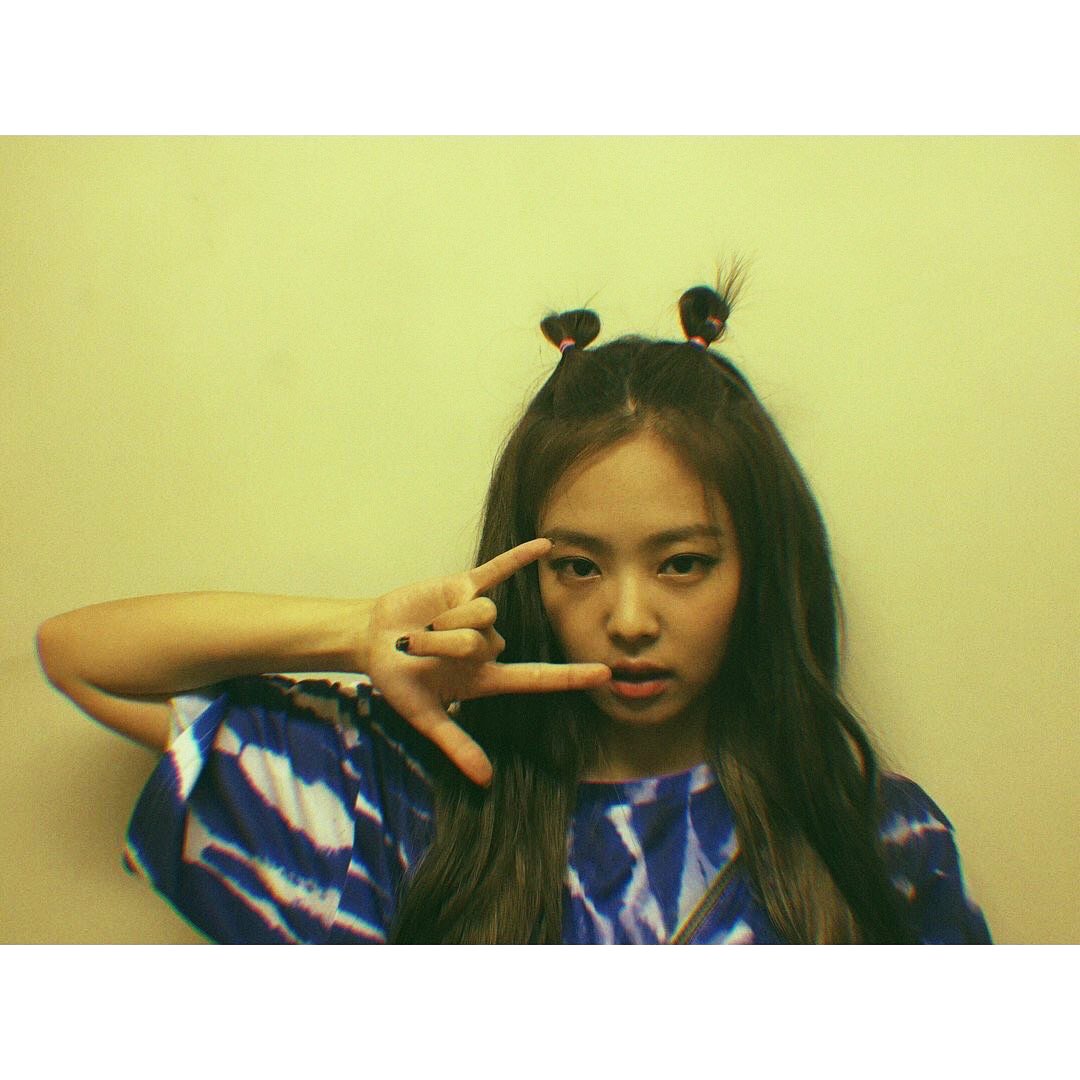 jennyttrium's tweet photo. jeɴɴ'ѕ вlαcĸpιɴĸoғғιcαl υpdαтeѕ.

❝hello my lovely blinks around the world 🖤 #BLACKPINK#BLINK#1주년#888
#블요일은바로오늘이다#블링크#사랑해#8월8일8시#블랙핑크가태어났어요❞ https://t.co/DmuyfvjiQz