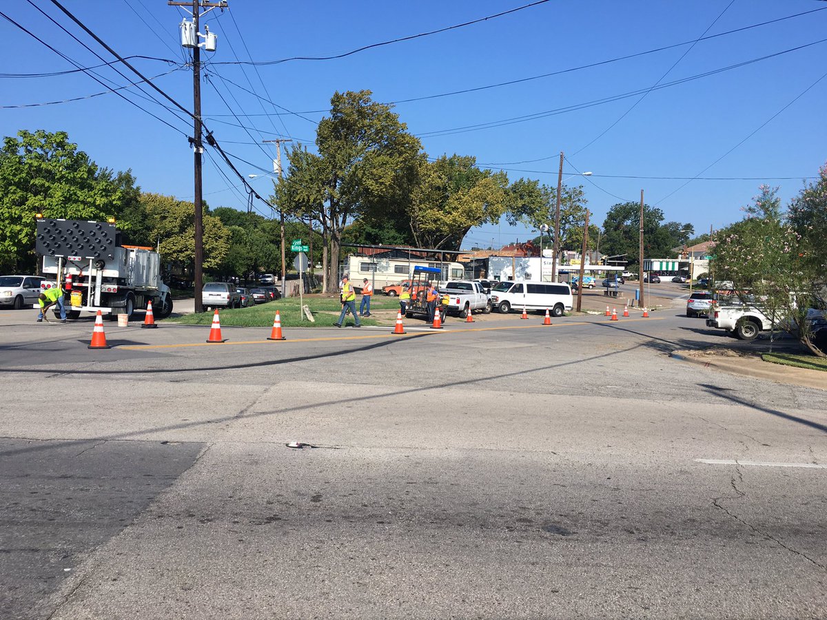 DAL_DOTr's tweet photo. We appreciate the @CityOfDallas for their efforts to make this a safer intersection. Looking forward to collaborating to improve it more! https://t.co/I4dDSIBPUy