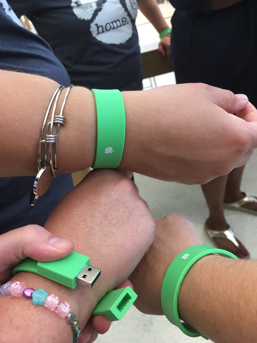 Wearable tech, who knew!?! USB bracelet from the Apple Store!! #LWPawPride