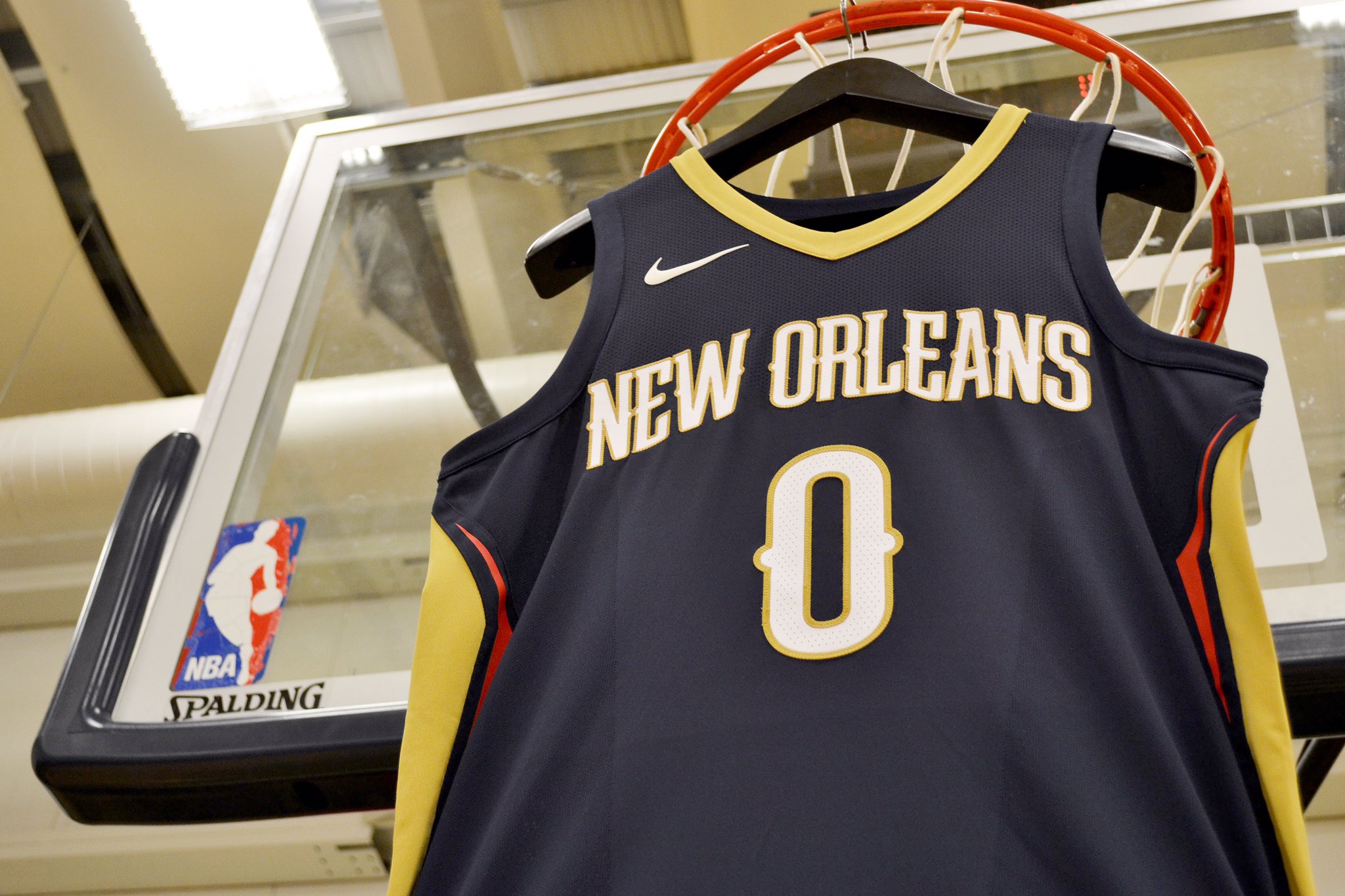 New Orleans Pelicans on Twitter: "This is BIG: @Nike threads coming to New Orleans! #NOLA ⚜️ https://t.co/7boDbQUvt1" / Twitter