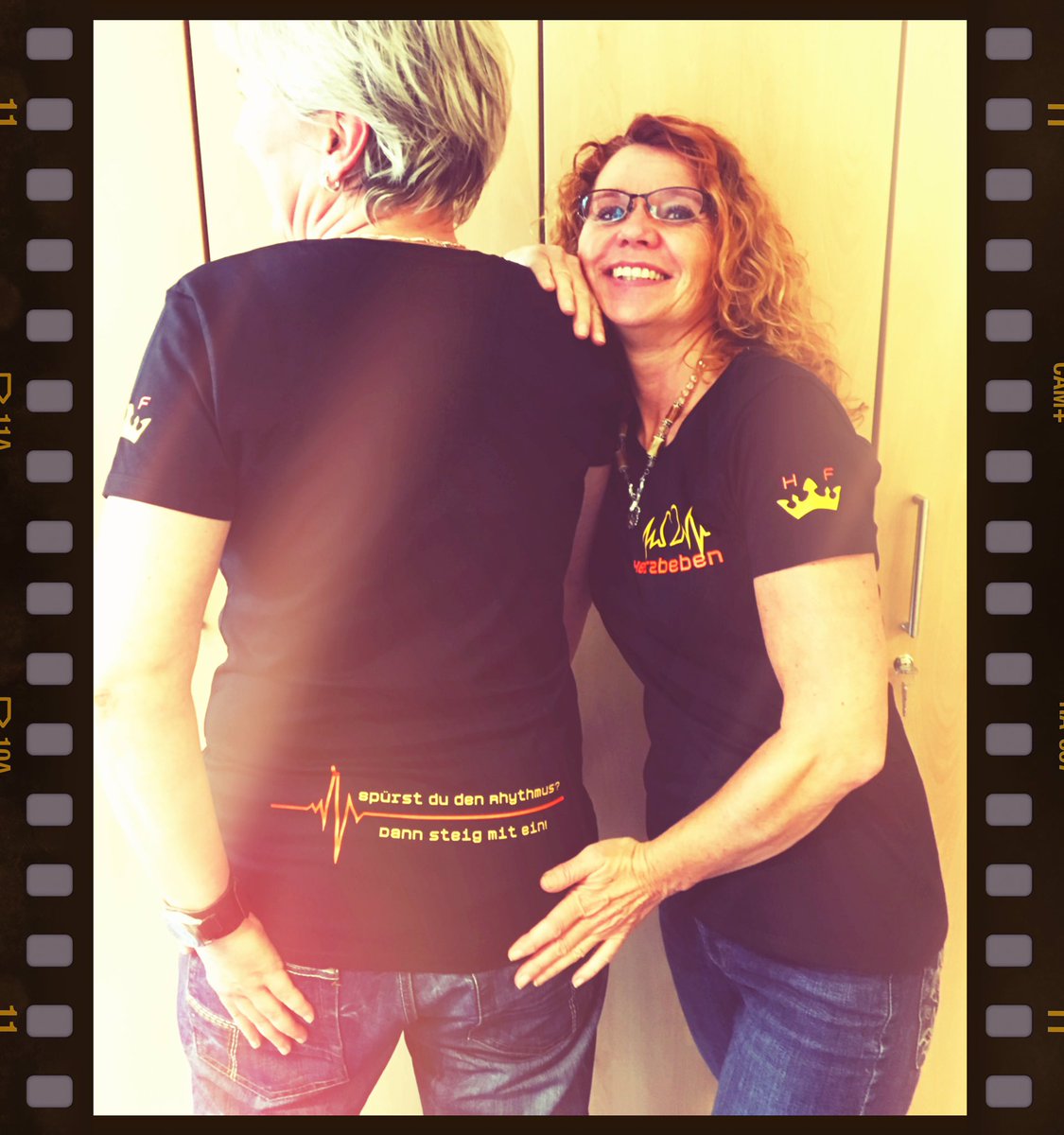 CWie14's tweet photo. Die #Herzbeben Shirts sind da 😃und wir freuen uns schon so mega auf deinen Tourauftakt in Hannover, liebe @_Helene_Fischer 😍🎤💃🏻 https://t.co/LKWIuy1AJ6