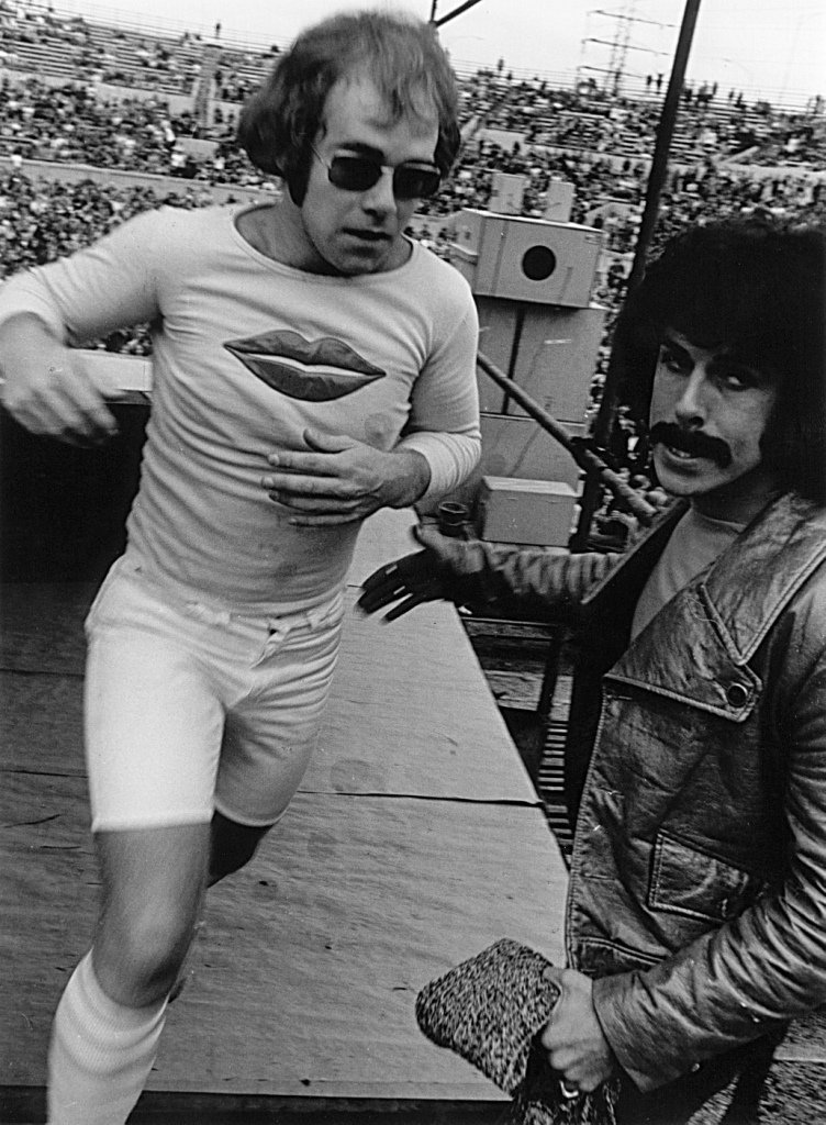 CenterStagingLA's tweet photo. #onthisday-1976 #EltonJohn played the first of ten sold out nights at Madison Sq. Gardens in NYC. #centerstaging #backline #centerstagingny https://t.co/H14eh2CHPj