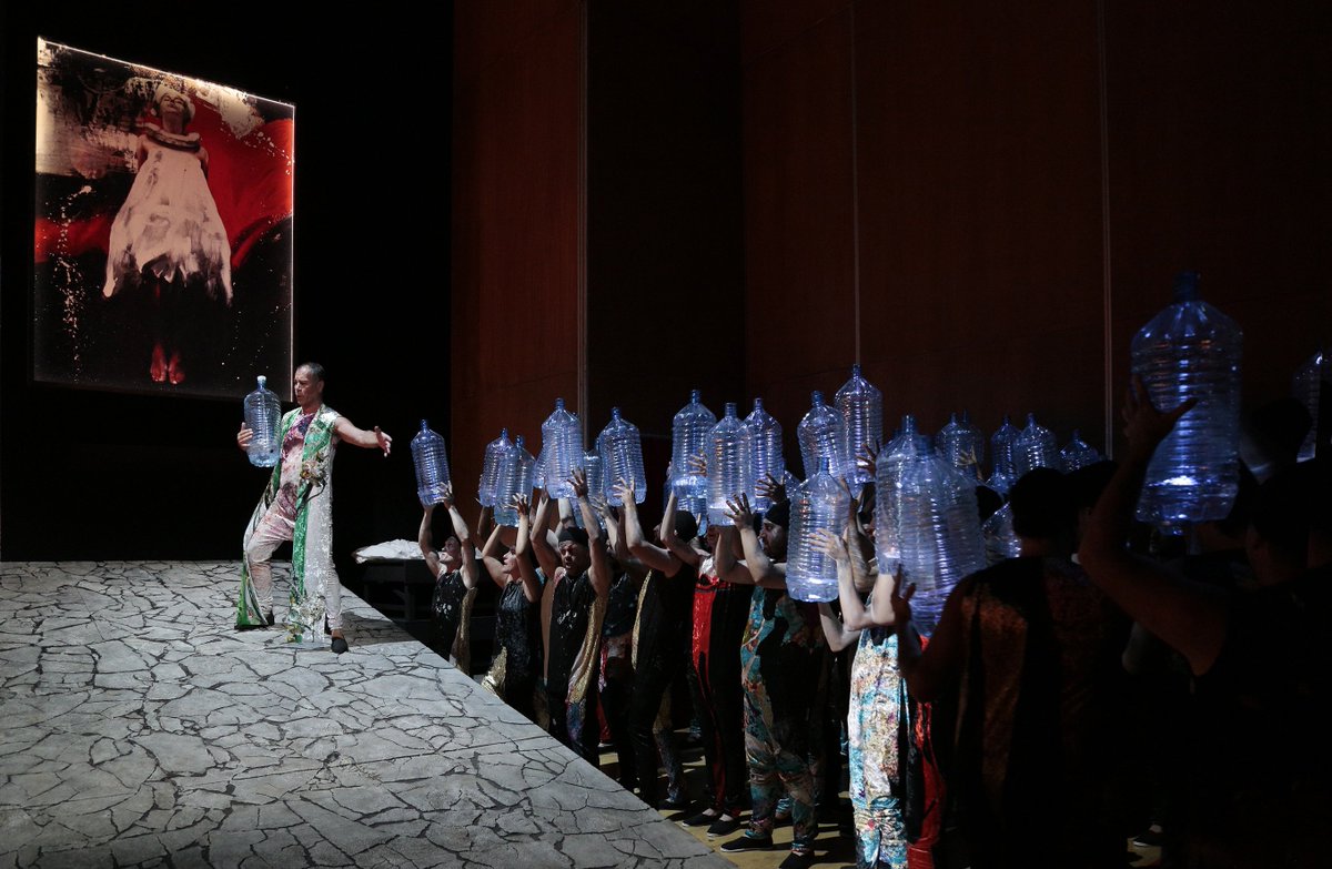 Rof_Pesaro's tweet photo. 21. The new couple welcome Hiéros who lead the rebellion #ROFSiege #ROF2017 https://t.co/6JlblMYaFB