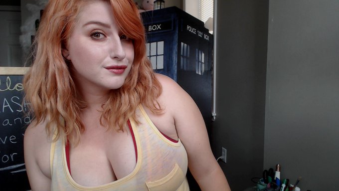 I'm online and stuff! Wanna hang out? :)  https://t.co/Y8eq0835uX https://t.co/pk0tU3MSXJ