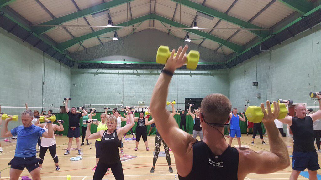 aaronfeelgood's tweet photo. @Beachbody @P90X with @aaronfeelgood  every Thursday evening 46 of you did amazing tonight. https://t.co/073yyDky5T