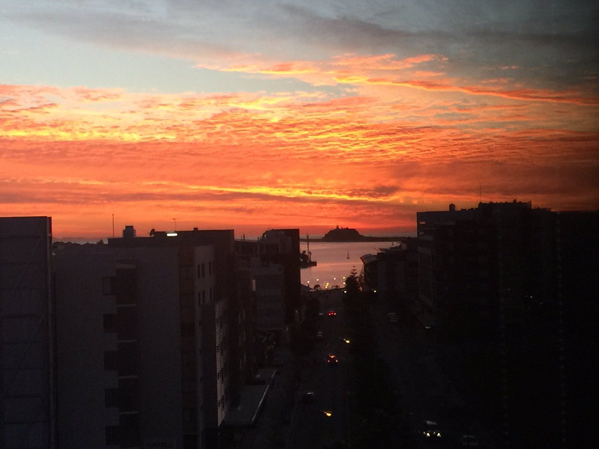 daviddollin's tweet photo. Cracking sunrise today https://t.co/gJPlo8Bqzp