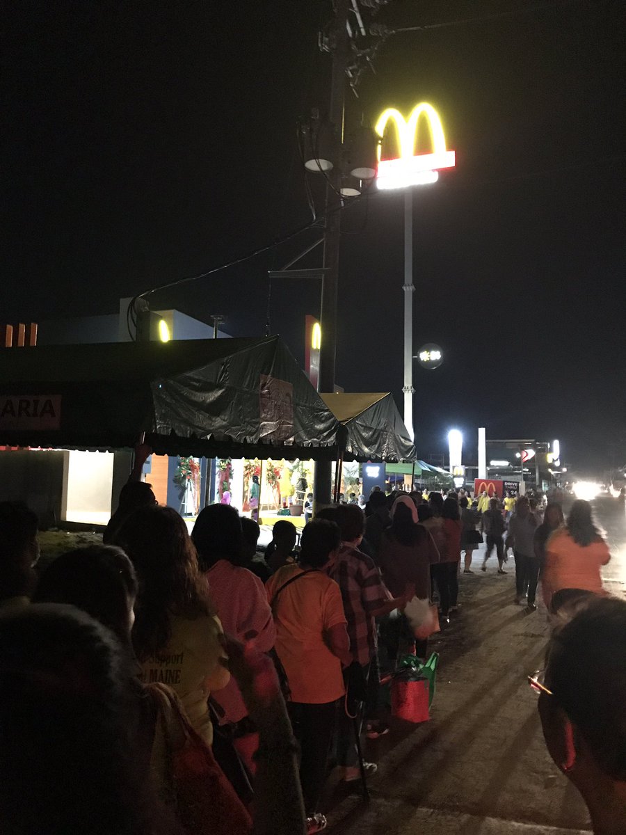 MaineLoversPH's tweet photo. The line starting to build up😊
Pila na mga bes!
@mainedcm

#MaineMcDoStaClara https://t.co/yKmVcV12F9