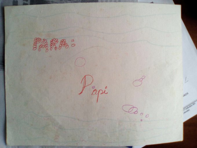 Mi pap&aacute; me acaba de pasar esto 😍 No tengo ni idea de cu&aacute;ntos a&ntilde;os ten&iacute;a https://t.co/oRDMwi191T