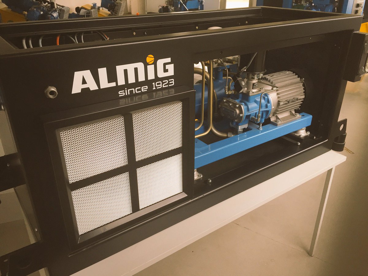 TheFritzWorld's tweet photo. One of our engineered Sollutions for railway brake systems. Powered by an ALMIG screw compressor. @ALMiG_de #compressors #köngen #Germany https://t.co/PR57XegPKE