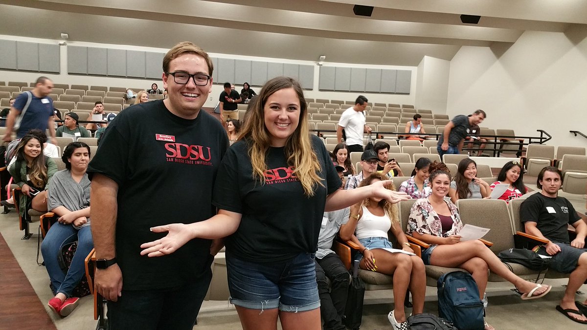 lnail's tweet photo. Our super ambassadors welcoming a new group of transfer students to @sdsufowler ! https://t.co/BlOxpQGsNY