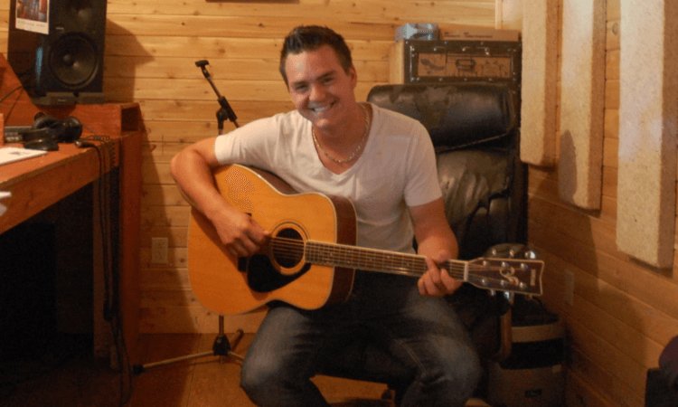 EtoileNB's tweet photo. Andy Bastarache : «Je veux faire de la musique pour le reste de ma vie». https://t.co/W9dBFMSDIN https://t.co/yIAL47pQMX