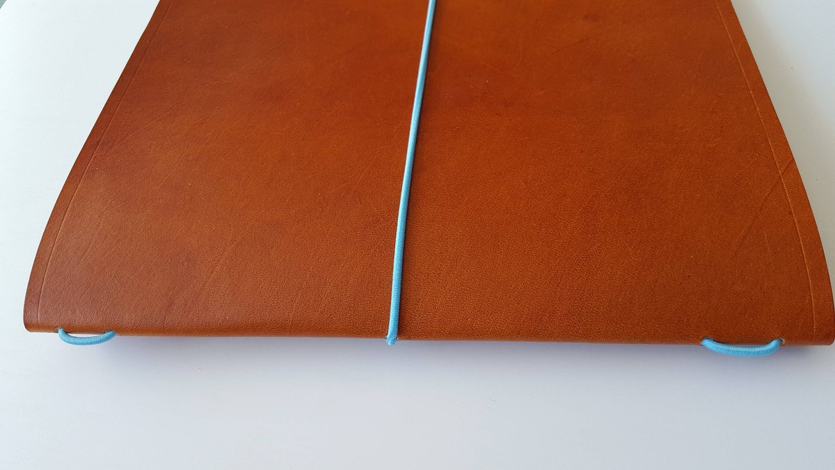 SandraPoppys1's tweet photo. Refillable traveler's Notebook Cover, A6 Notebook Jacket, Journal … https://t.co/zsrwJXgTMA #Etsy #RefillableJournal https://t.co/x1YdMdu9VS