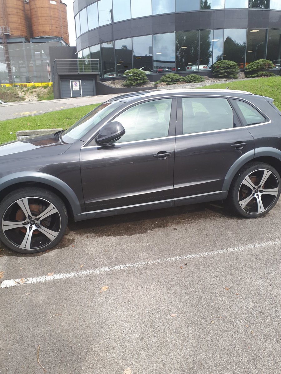 Porche Cayenne GTS in lambourgini shop porentruy