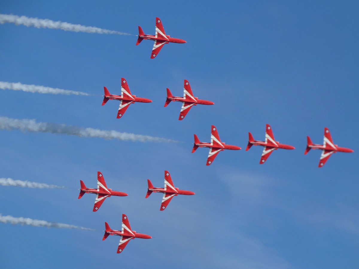 AshleyJBradshaw's tweet photo. A selection of my photos of the @rafredarrows at Lyme Regis in Dorset https://t.co/iuEzwdByU1