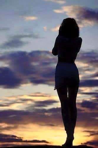 Dulce y feliz noche, guap@s!!😘😘😘😘✨🌟🌜⭐️🌹❤️