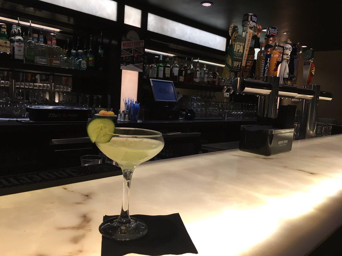 Thursday evening <a href="/ScholarsBoston/">Scholars Boston</a> Wonderful cocktail 🍹
