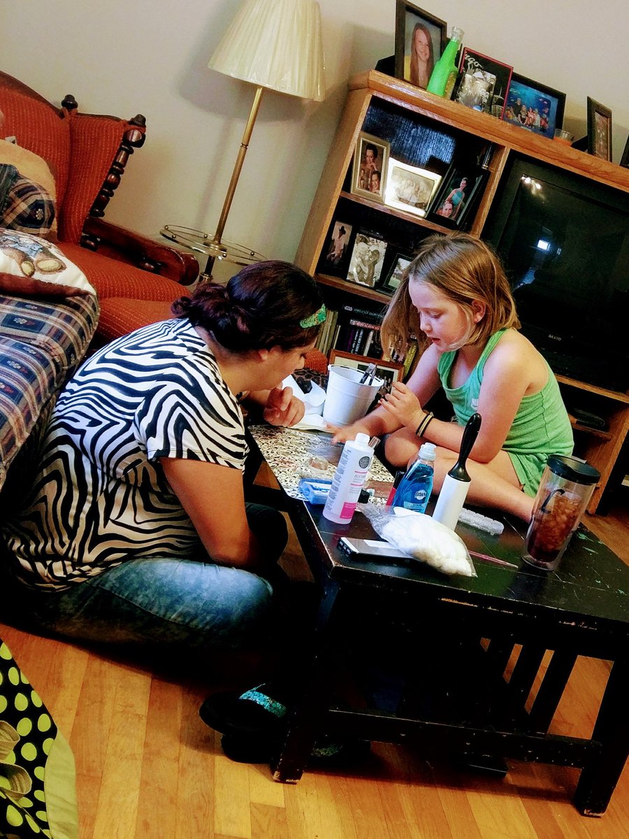 ash_onharrison's tweet image. @KelliLauer #nails101