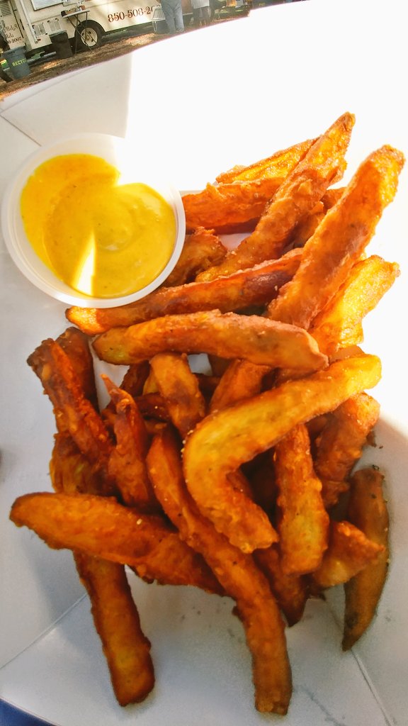 DannyAller's tweet photo. So there's these things called "Eggplant Fries" @ Food Truck Thurs. - w/ Thai chili or horseradish on your side - & they are RIDIC #2ndOrder https://t.co/hNgY0zgwTh