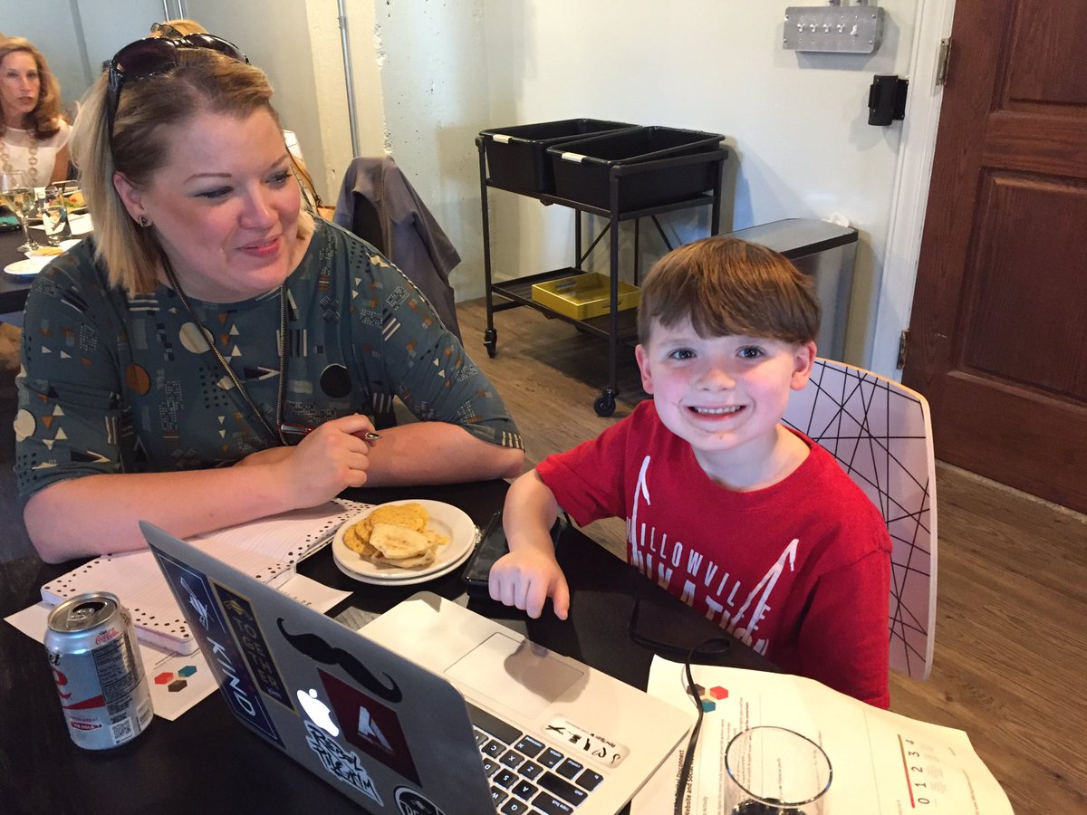 laura_cogberry's tweet photo. Just met a 5-year-old who already made $500 on his farm stand this year! #GOALS #DigitalWBE https://t.co/lscsdnNqBN