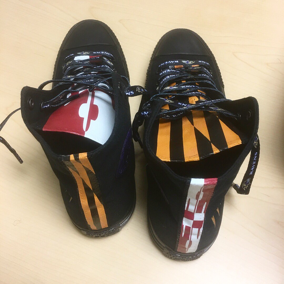AkioEvans's tweet photo. Baltimore @Ravens custom @akios___ chucks handcrafted made by @akioevans #Maryland #Bmore https://t.co/Ti053BWCc9