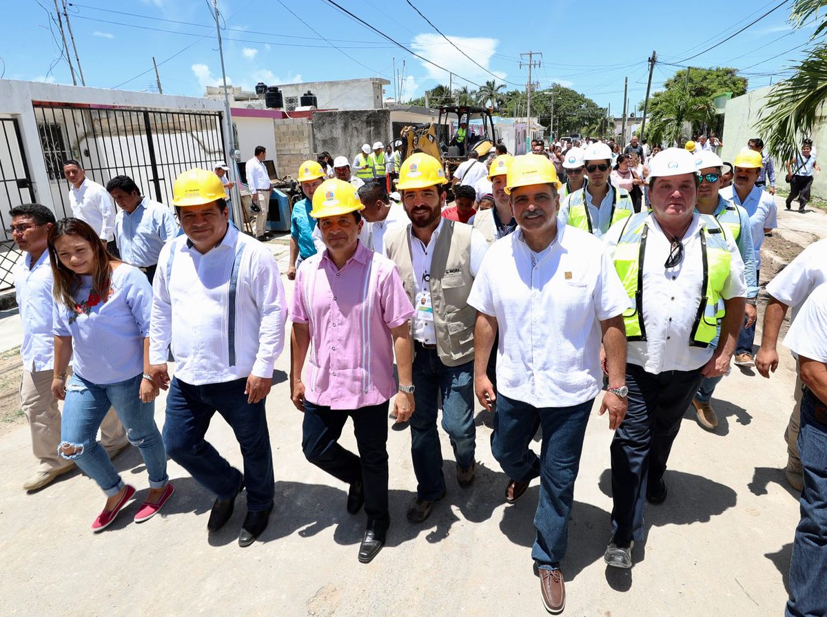CarlosJoaquin's tweet photo. A través de la sustitución de tubería hidráulica por el método "Pipe Bursting", renovamos infraestructura con más de 30 años de antigüedad https://t.co/e8DikQLPsg