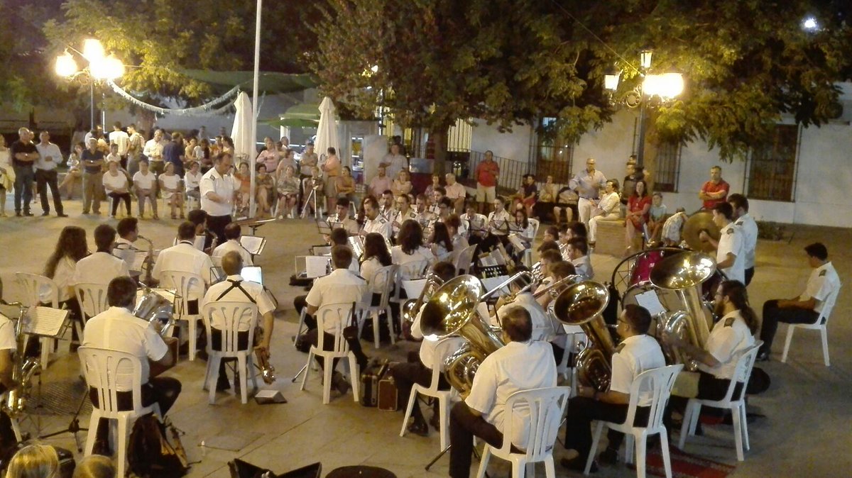 BandaGuaditoca's tweet photo. 📸📸 Momentos del Concierto que hemos ofrecido esta noche en la inauguración de la feria de Alanís.🎶🎶🎶 #suenaGuaditoca https://t.co/5CiKQpxlWM