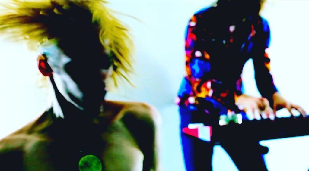thefameriot's tweet photo. Text 91077 to request our song #HeartStray on @1077theend 🙌🏿💘🐊⚡️
#TODAY https://t.co/Fm6Ce88ju8 https://t.co/uXPX1m413Q