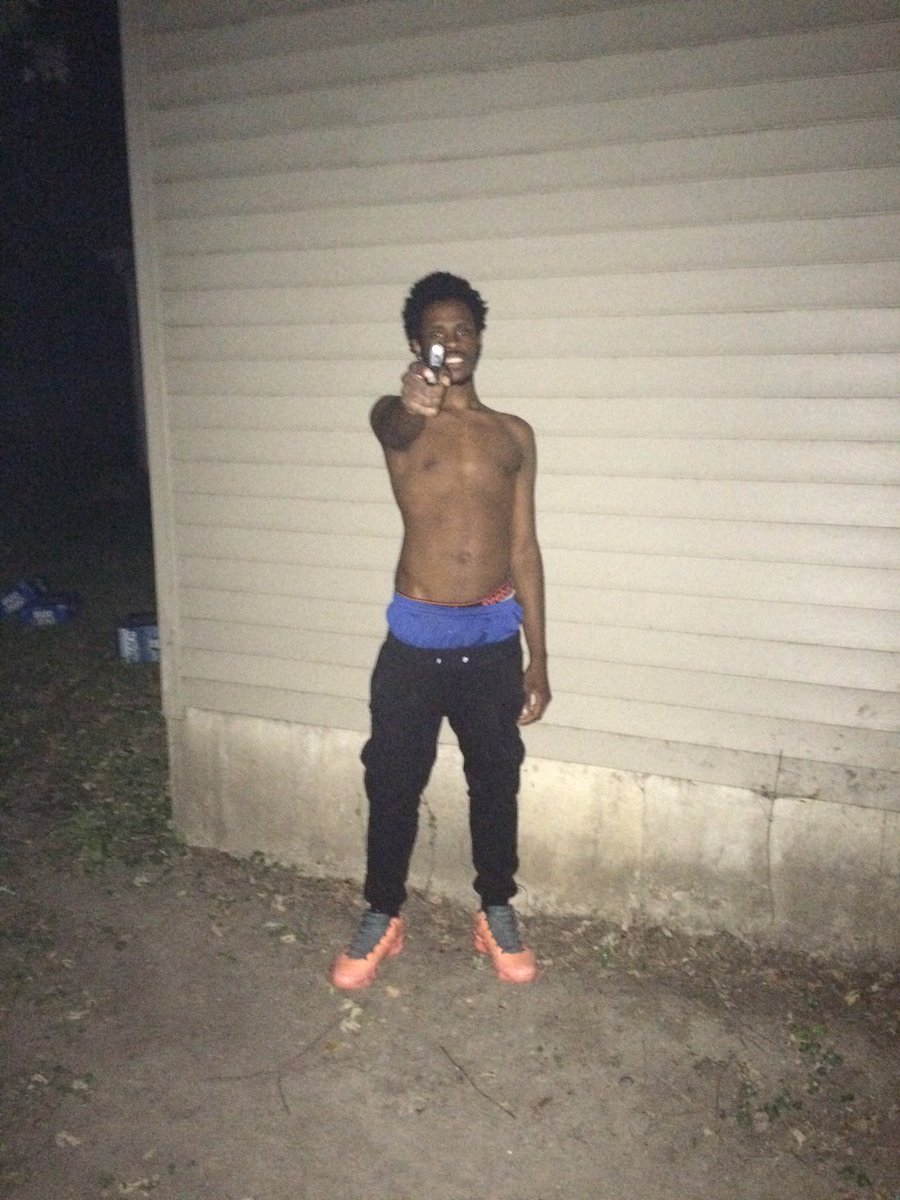 ReeseSavage_Sos's tweet photo. I'll Never Dap U Wit the Left Hand I Draw Down Wit The Glock In The Left Hand π―πΏππΎ #SoloShxt #FuxkANigga https://t.co/86mu8sH5XN