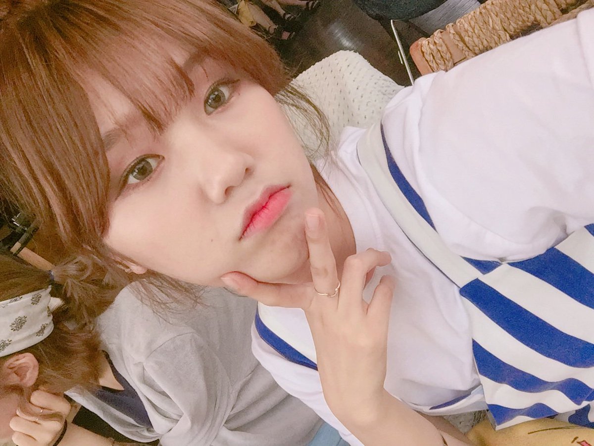 OMG_members's tweet photo. #밈 #흠 #사진첩에 #묵혀졌던 #점심 #먹었나욥 #물음표

🙄🙄 https://t.co/wjFyYuL6eY
