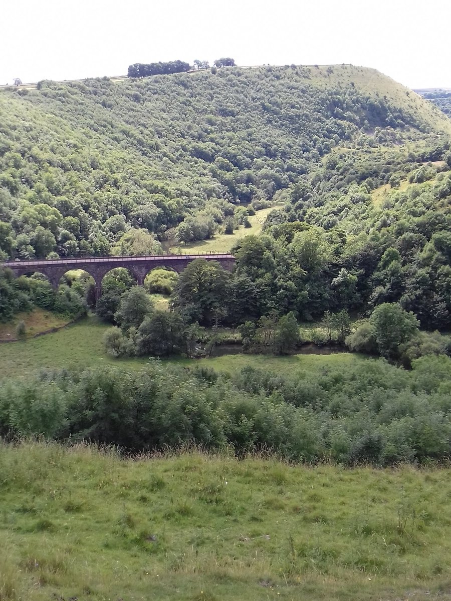 @DaxaAndre A classic Peak district view from #Monsalhead