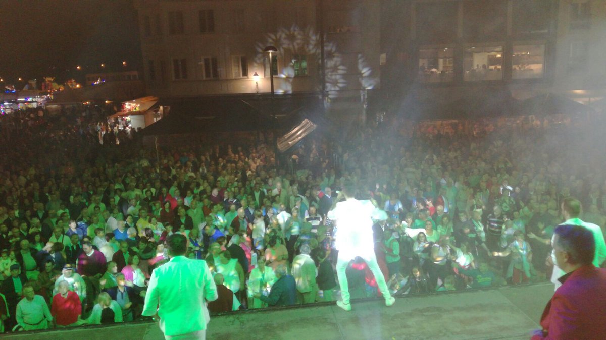 GranParada's tweet photo. Maravillosa festa hoxe en #Foz #Lugo #orquestaGranParada #descubrelotumismo #xira2017 #verán #galiciacalidade https://t.co/P1D618EVgW
