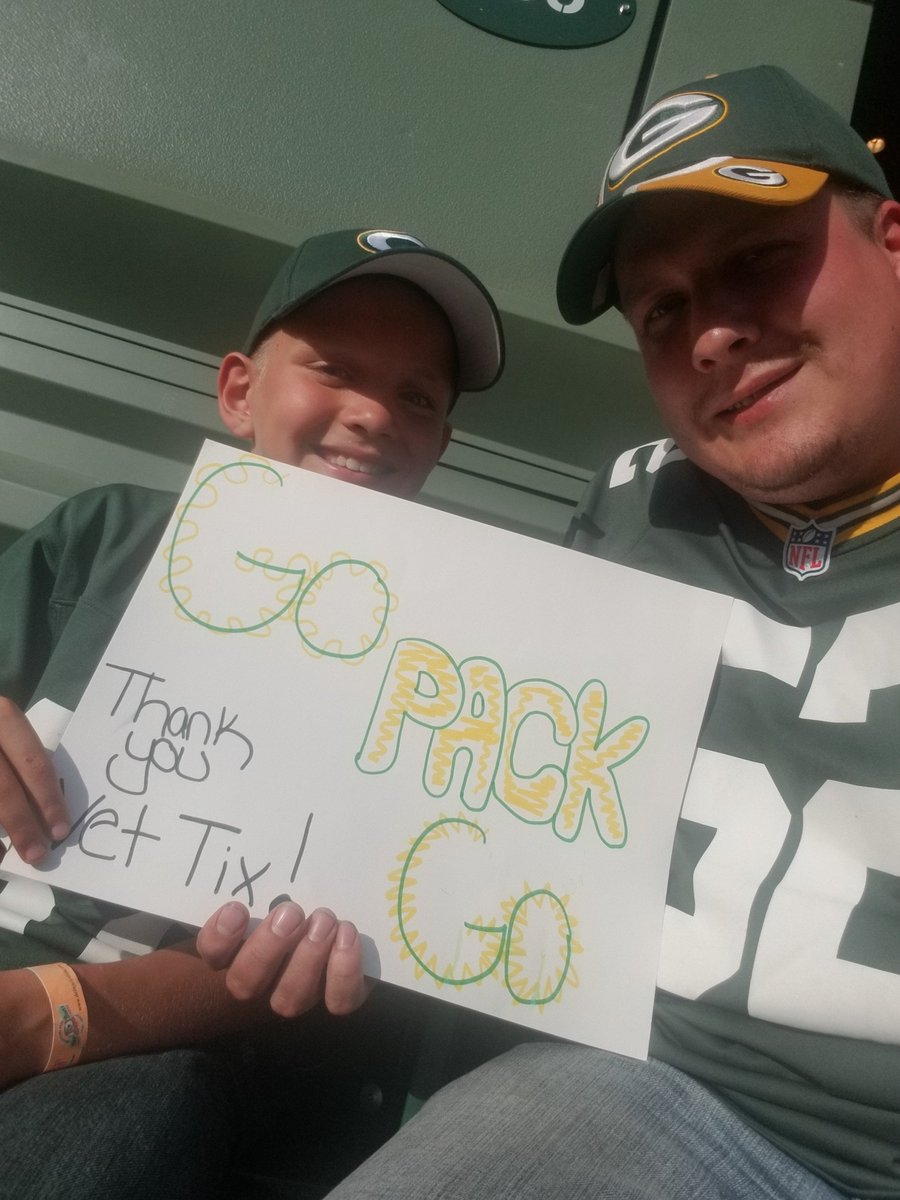 merickson54409's tweet photo. #GETLOUDLAMBEAU https://t.co/bdRibdByUo