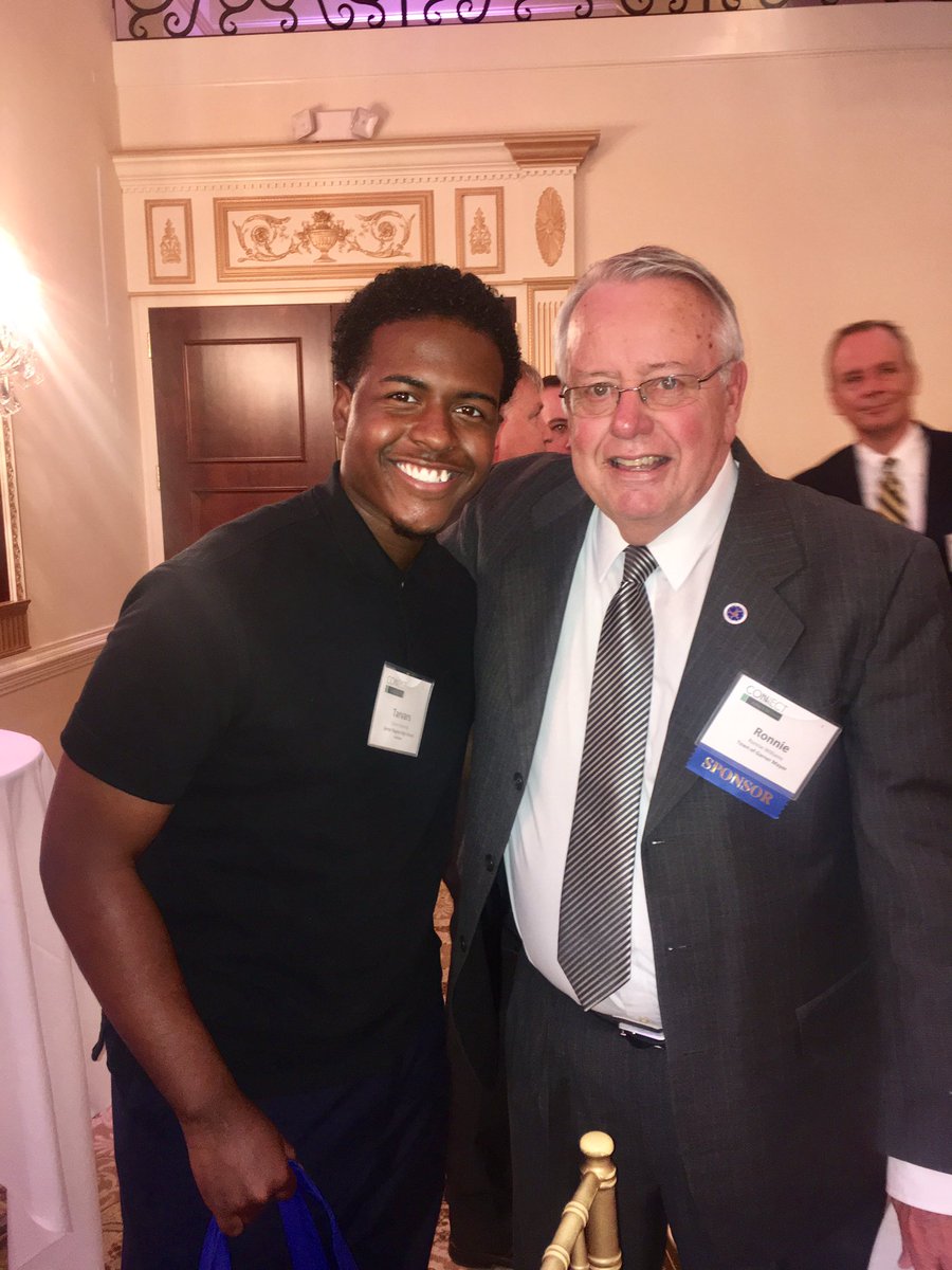 Itztj_again's tweet photo. OhWhat a great day ! The #GarnerConnect Conference was amazing ! ✨ always a pleasure to see my mayor 🙌🏾 @GarnerChamber https://t.co/ETGRgDBeYh