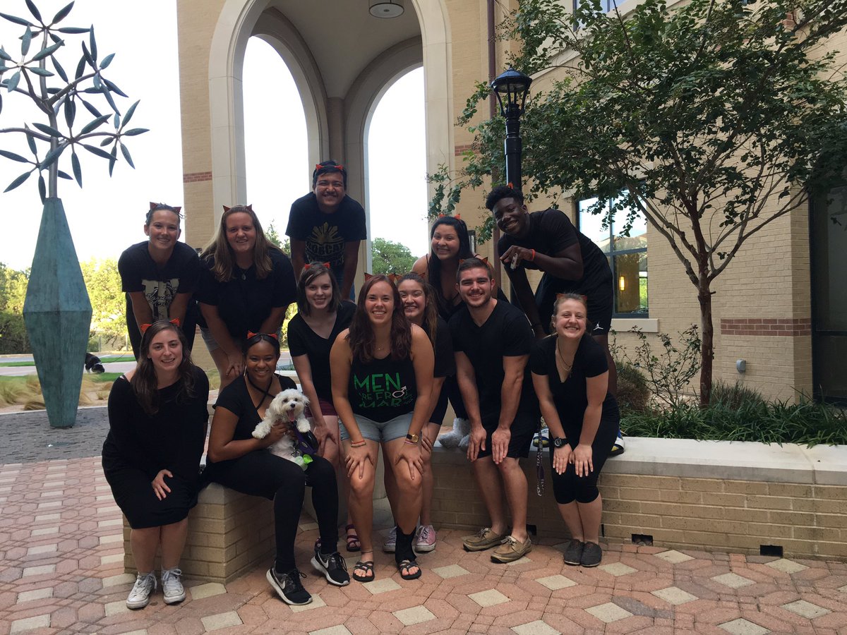 fallshalltxst's tweet photo. Falls staff are in the hall for training! Today's spirit picture prompt: our favorite place is the courtyard! #txstra #fallshall https://t.co/NUTDaWAVgd