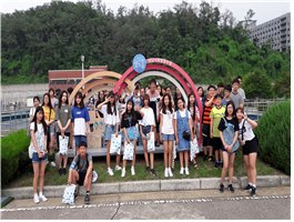 #성남시 #정수과 에 예쁜~ 학생들이 행정체험 왔어요~^^

수돗물이 만들어지는 과정도 직접 보고~
만들어진 물(수돗물)이 관리되는 현장도 견학했어요!!

철저한 수질실험으로 수질을 관리하고, 24시간 운영되는 통제실에서
혹시 모를 사고를 대비해요~