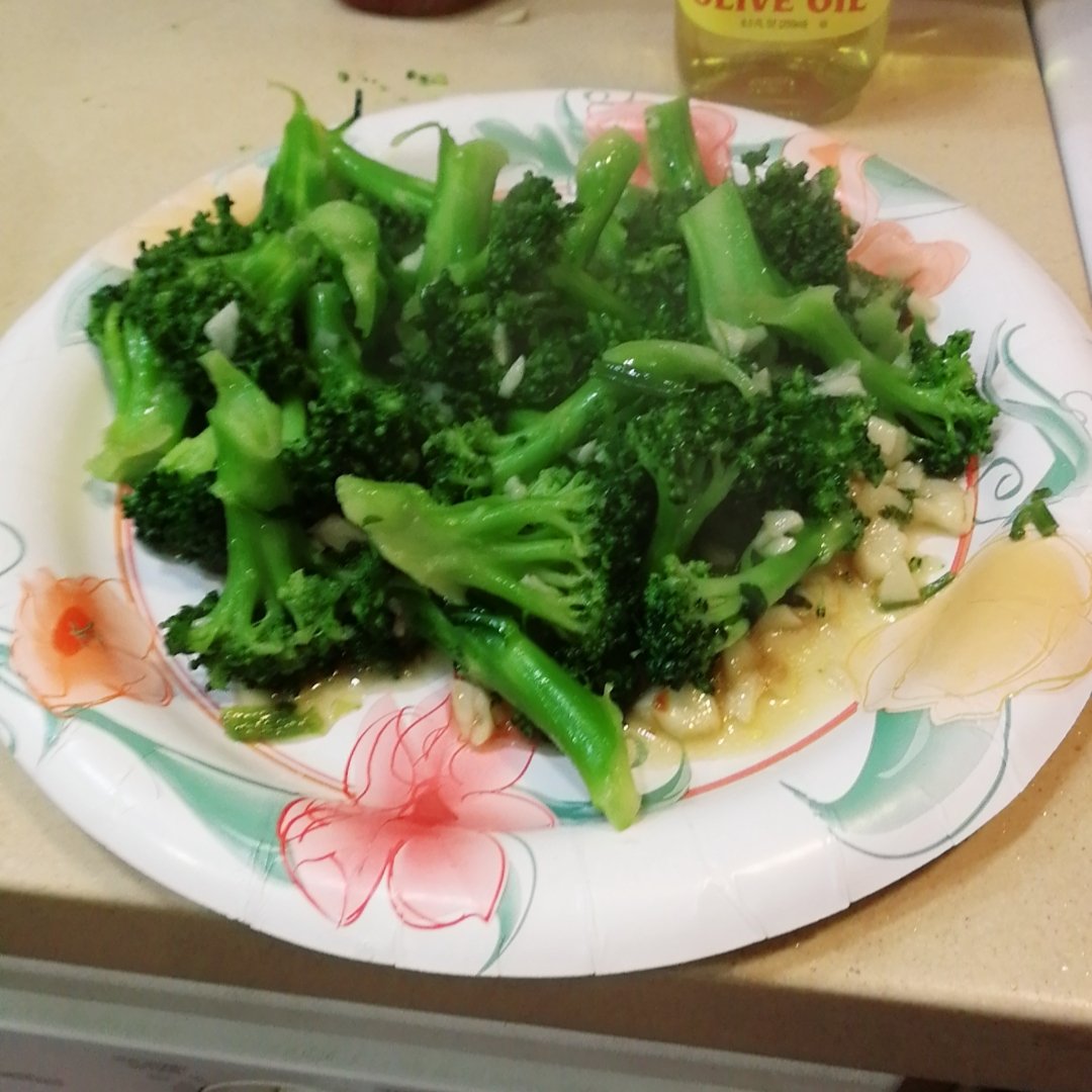 JinnanQ's tweet photo. hhh自己做饭，喜欢西兰花捧花 https://t.co/9gLdAGR5pj