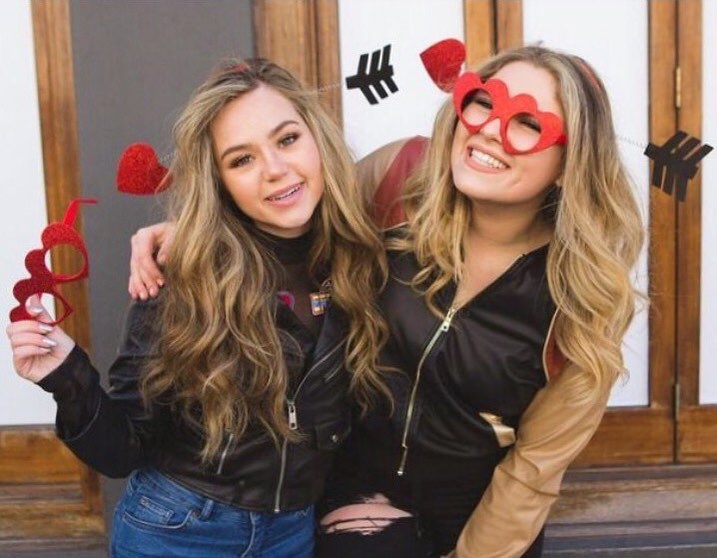 Brecbassiger's tweet photo. Sista sista 👯👯( I miss you) https://t.co/VtTkIXrMzV