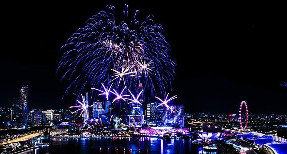 maranna23's tweet photo. FIREWORKS SINGAPORE 🇸🇬 NATIONAL DAY! https://t.co/CsSfsnboHb