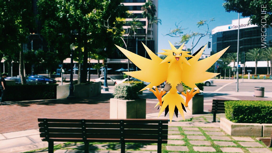 PoGoFasho's tweet photo. #ZAPDOS #POKEMONGO https://t.co/VIWSkxfDHq