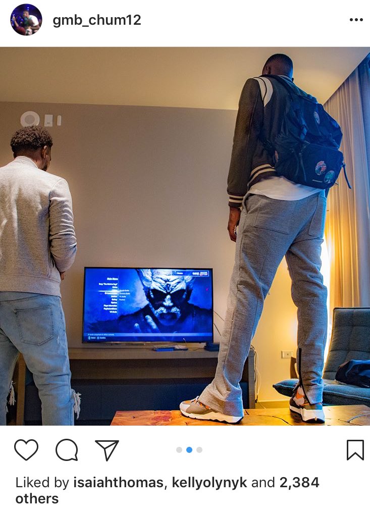 MormonGekko's tweet image. NBA athletes are just like us. I thought I was the only one who stands on their coffee table with a backpack on to play Tekken.
