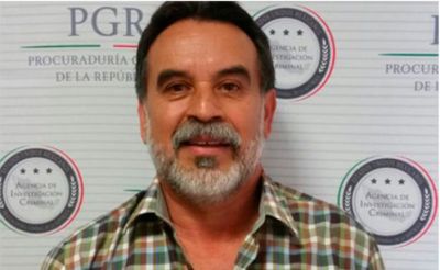cosmerias's tweet photo. Trasladan a Raúl Flores, cabeza de la red de lavado, al penal de alta seguridad del Altiplano 
https://t.co/ETpFM6hKaE https://t.co/5WBAvzw9pU