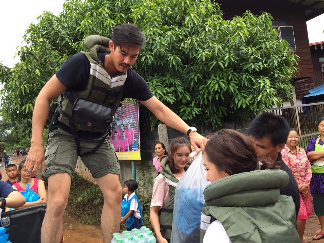 WeirbellaWB's tweet photo. สวย หล่อ ใจบุญ นำพากันไปสู่สิ่งที่ดีงาม #คู่รักนักบุญ #เวียร์เบลล่า https://t.co/ByWJav21OV